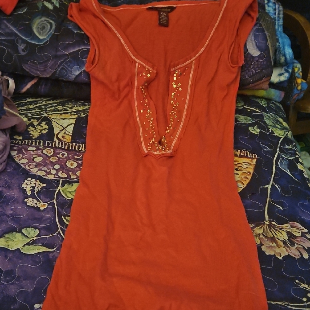 Hollister Embellished V-Neck Rust Orange Tee